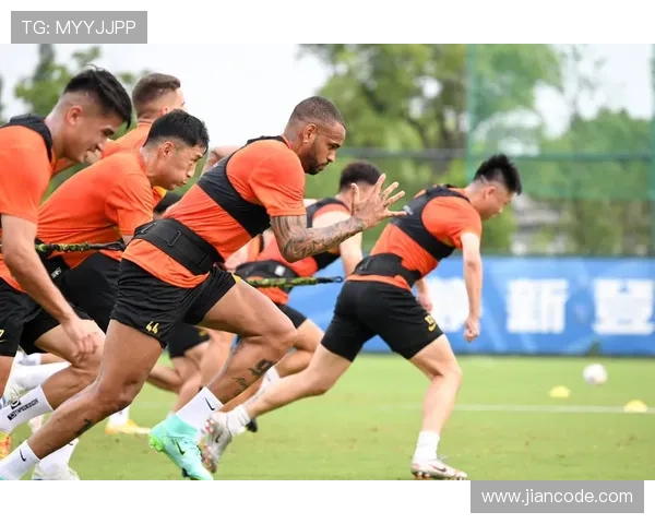 中国男足再迎关键战役全队誓夺胜利振奋士气备战世界杯预选赛 中国男足再迎关键战役全队誓夺胜利振奋士气备战世界杯预选赛