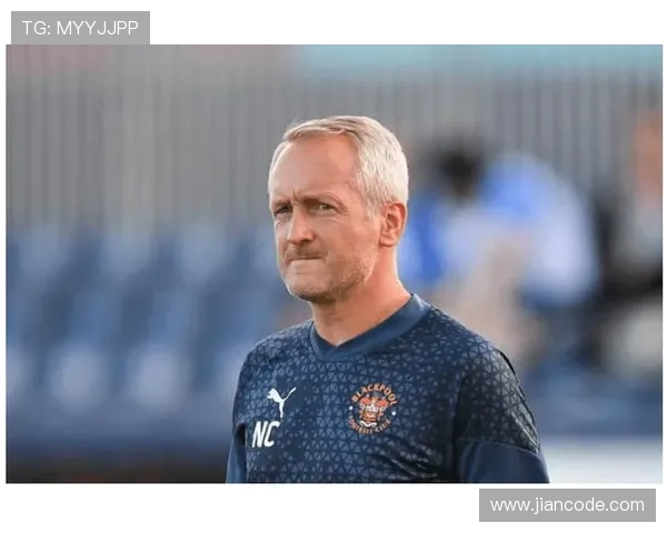 布莱克浦足球俱乐部宣布新赛季阵容调整并签约多名新援 布莱克浦足球俱乐部宣布新赛季阵容调整并签约多名新援