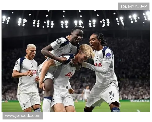 英超焦点大战托特纳姆热刺迎战曼联双方争夺重要三分大比拼 英超焦点大战托特纳姆热刺迎战曼联双方争夺重要三分大比拼