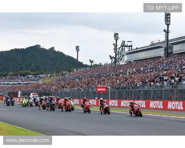 MotoGP赛季激战升级 全新技术革新引领赛车进化与竞争态势