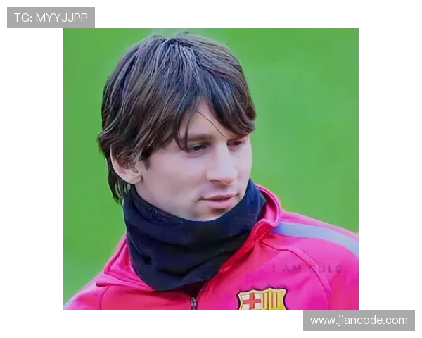 《梅西领衔巴萨新赛季备战阵容分析 争夺欧冠荣耀目标明确》 《梅西领衔巴萨新赛季备战阵容分析 争夺欧冠荣耀目标明确》