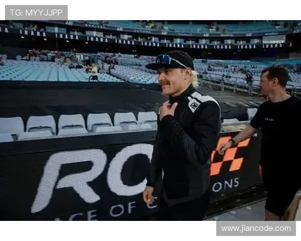 F1赛季激烈争夺：红牛车队与梅赛德斯角逐世界冠军宝座