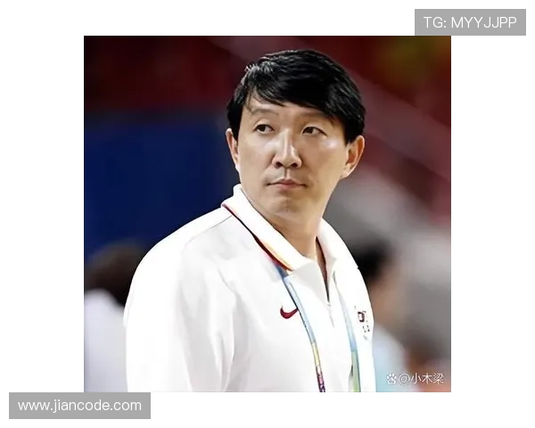 国家队备战关键赛事主帅调整战术年轻球员迎来新机遇冲击冠军目标明确