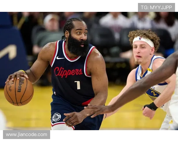 篮网新星闪耀全场哈登加盟助力球队冲击总冠军 篮网新星闪耀全场哈登加盟助力球队冲击总冠军